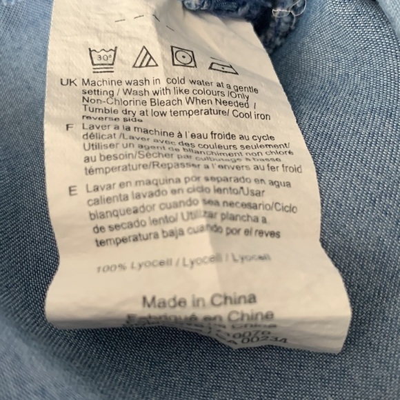 HIGHLINE Collection Ruffled Blue Blouse Size M #058 - Picture 8 of 8